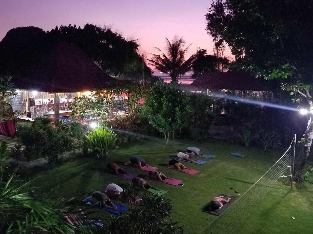 Mojosurf Camp Red Island Hotel Pasanggaran Exterior photo